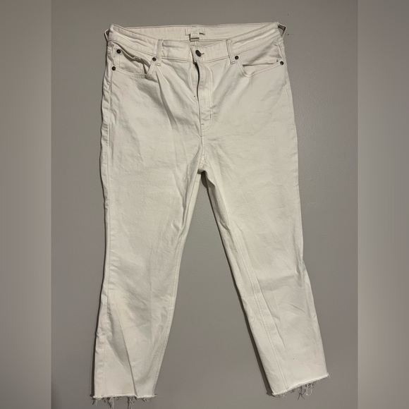 H&M High Waist Straight Leg White Jeans. Size: 14. New never been worn - Picture 1 of 2